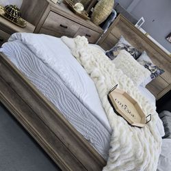 ✨️4pc Queen, King Bedroom ✨️ Furniture Sectionals, Dining Avail 