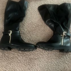 Elditas Black Zipper Boots 