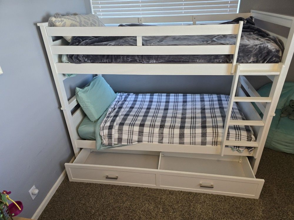 Twin Bunk Beds