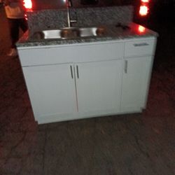 Complete Kitchen Sink Setup – Faucet, Disposal, Cabinet & Countertop!