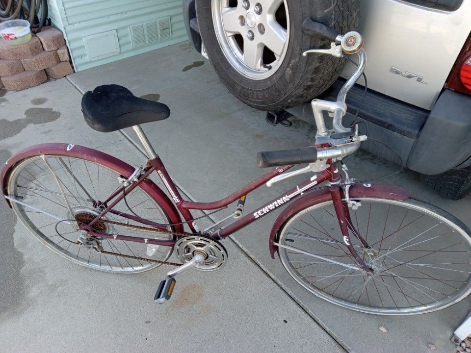Schwinn Multi Speed bike In Great Shape, Perfect For Restoration