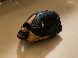 Baseball glove