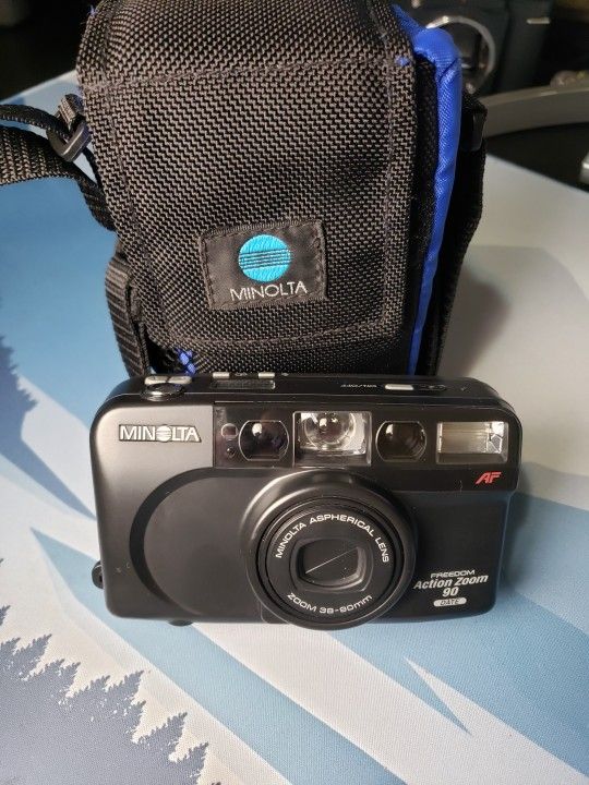 Minolta Action Zoom 90 - 35mm Camera