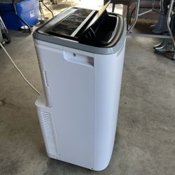 Frigidaire 13,000btu Ac/ Heater  With Remote 