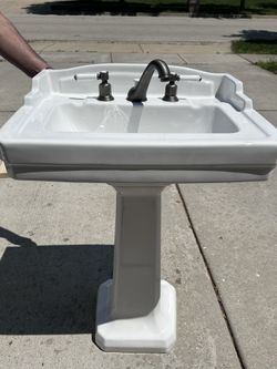 St. Thomas creation bathroom sink with Faucet