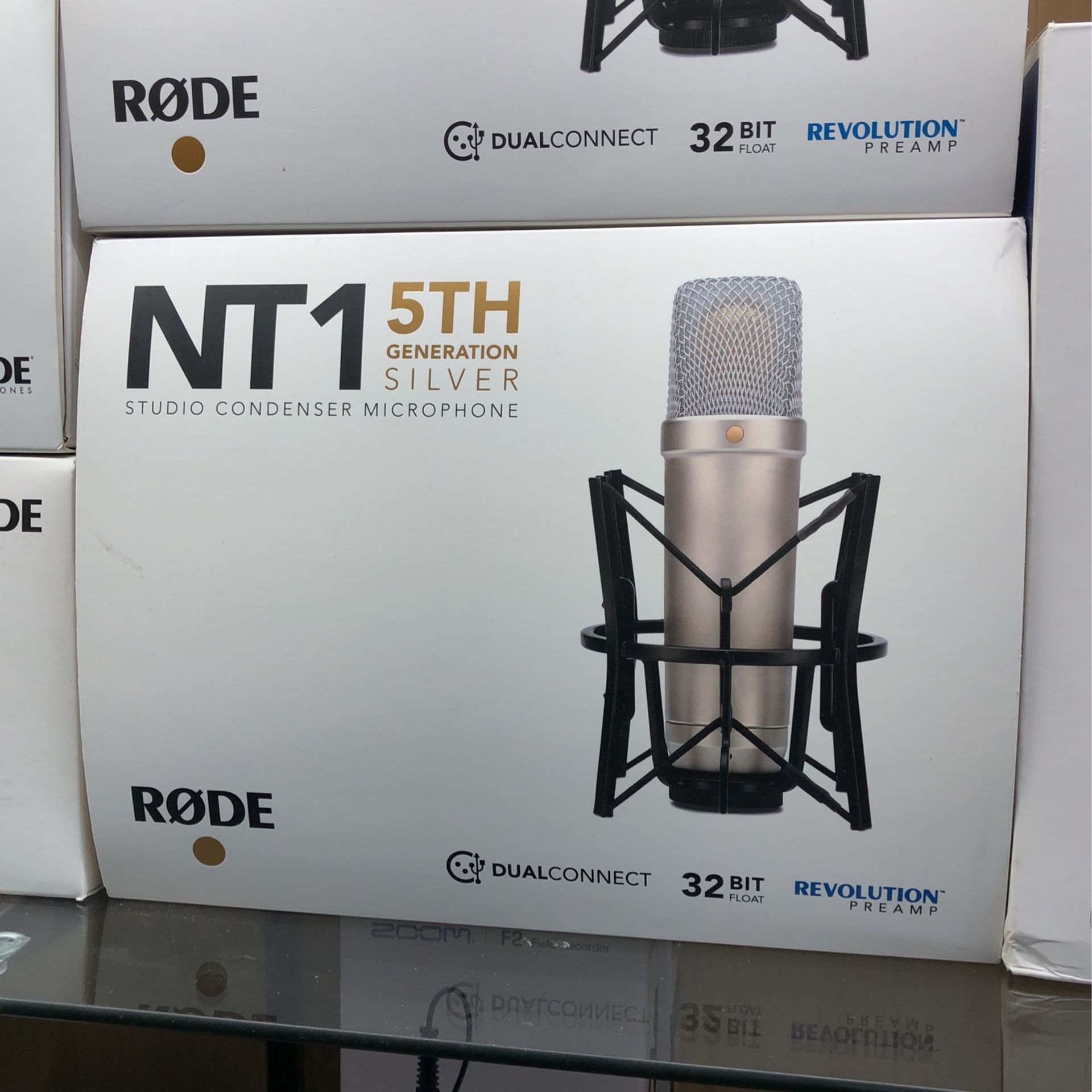 RODE NT1 5th Generation Large-Diaphragm Cardioid Condenser XLR/USB Microphone 