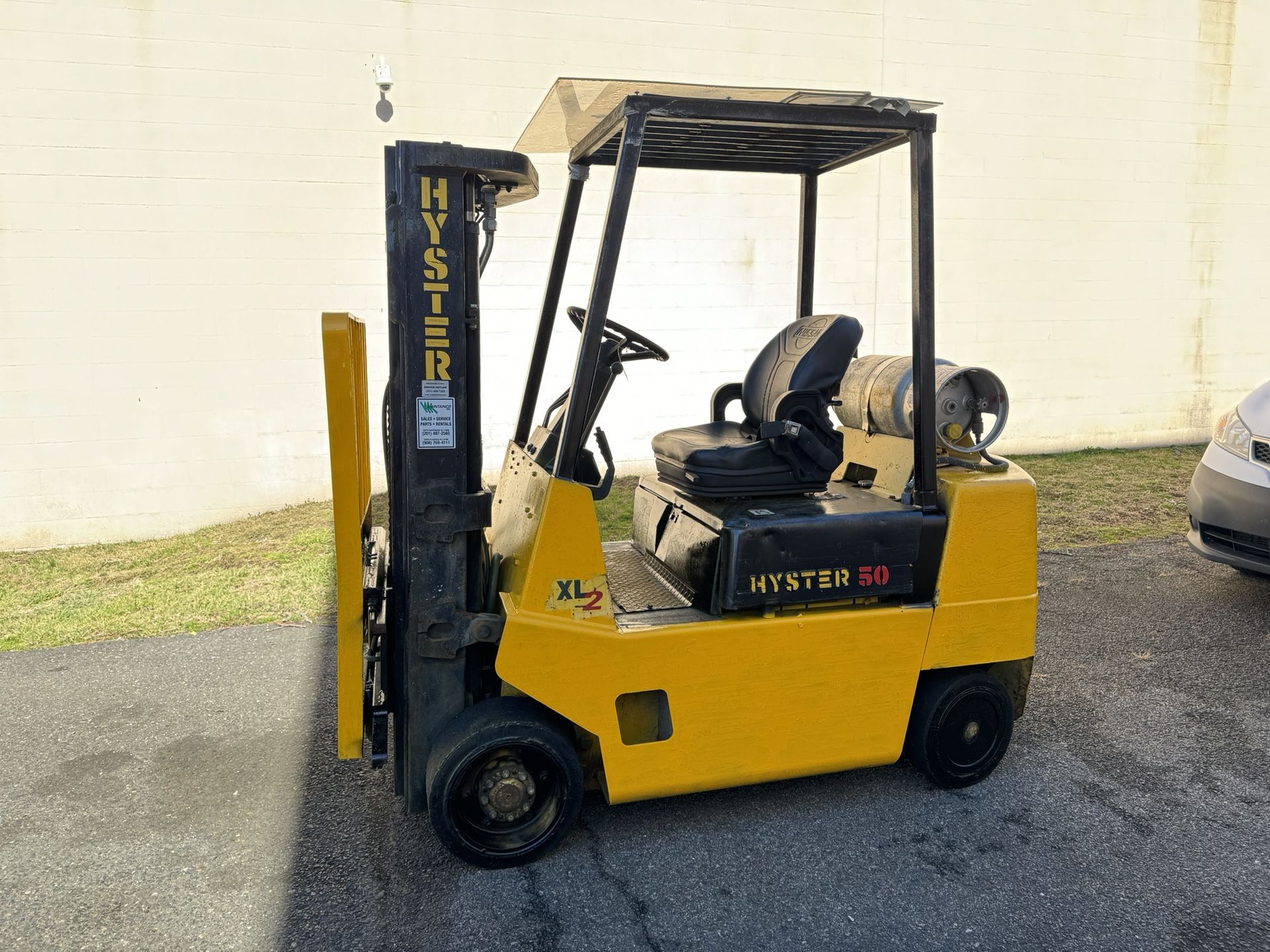 2004 Huster Forklift Three Stage 4000lb Capacity