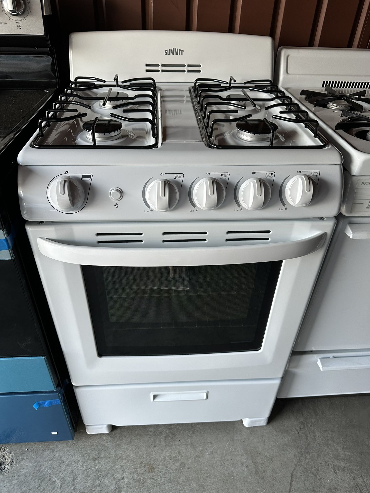 Brand New Stove 24”