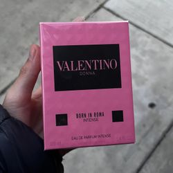 Valentino Born In Roma Perfume 