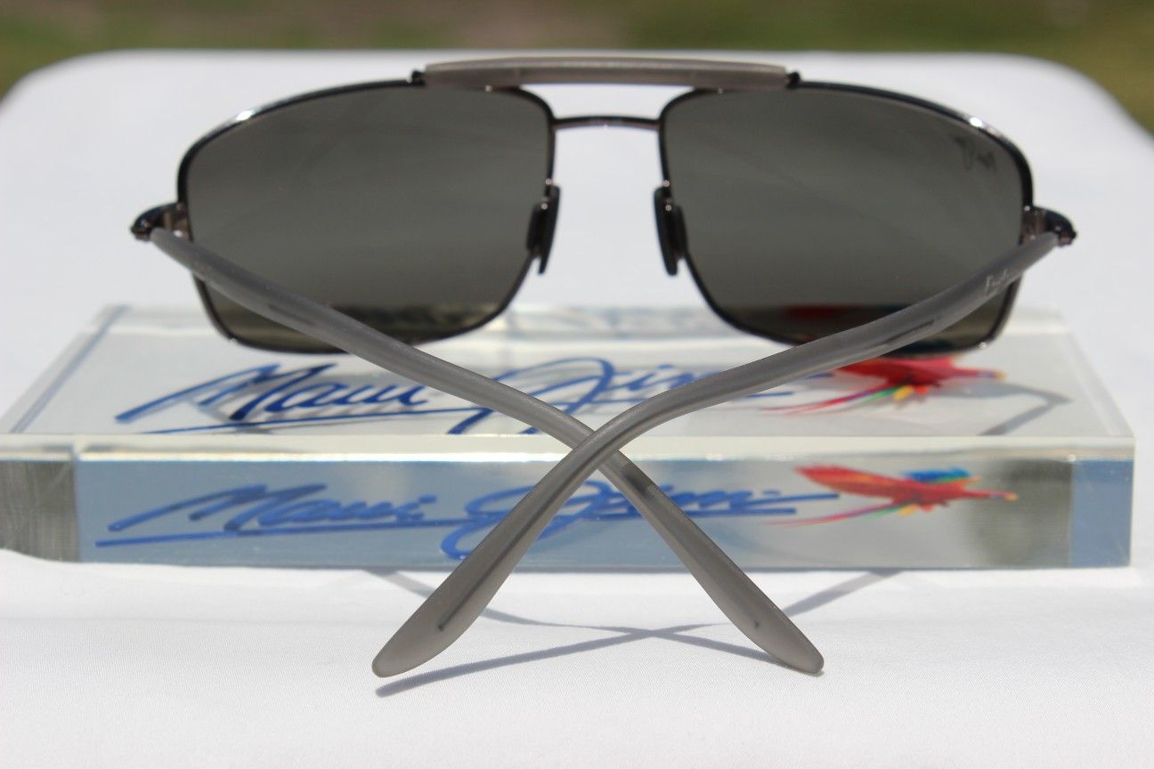 "New" Maui Jim "MANELE BAY" 224-17 Grey+Gunmetal Frames/ Perfect Grey Lenses!!!!!