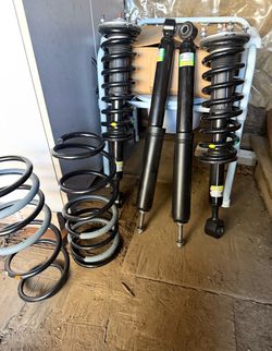 2025 Tacoma shocks and control Arms … only 100 miles on them