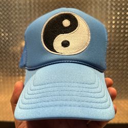 https://offerup.com/redirect/?o=SWFtaGFwcHkuc3RvcmU= Yin Yang Hat