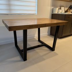 Dining Table With Bistro Chairs