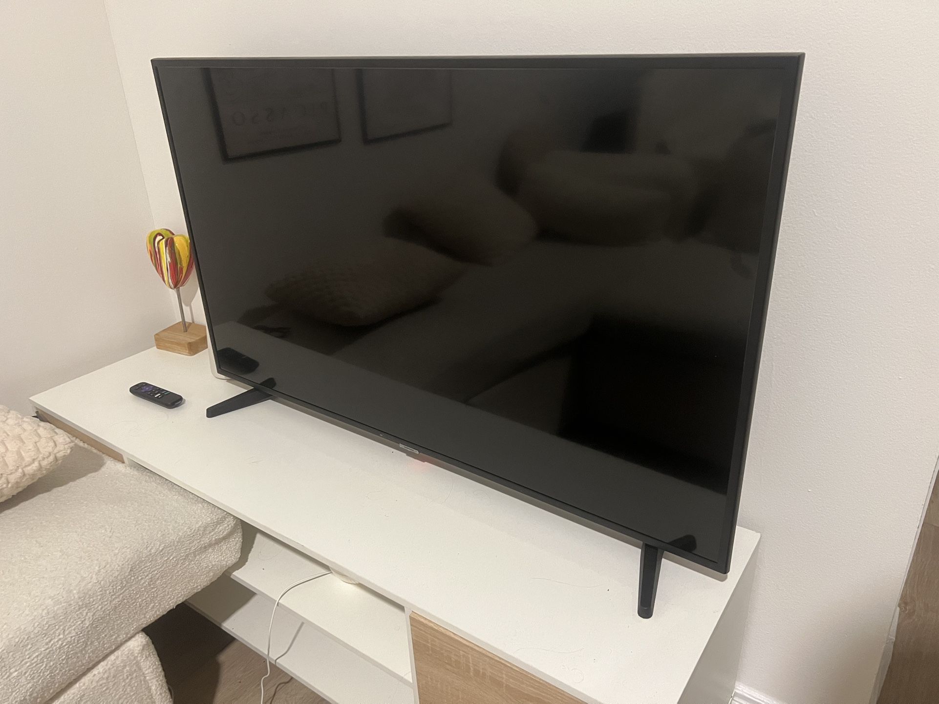 Samsung 43in AC110-120V Smart TV
