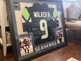 Seahawks Signed Jersey Frame – Kenneth Walker III Autograph Display