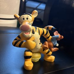 Official Disney Tigger And Roo On Honeypot Figurine 