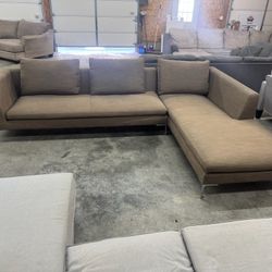 Sectional Couch (WE DELIVER)