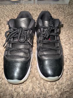Jordan 11 low “72-10” size 9