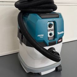 Makita GCV04 Cordless 40V Max XGT 4 Gallon HEPA Dry Dust Extractor Vacuum