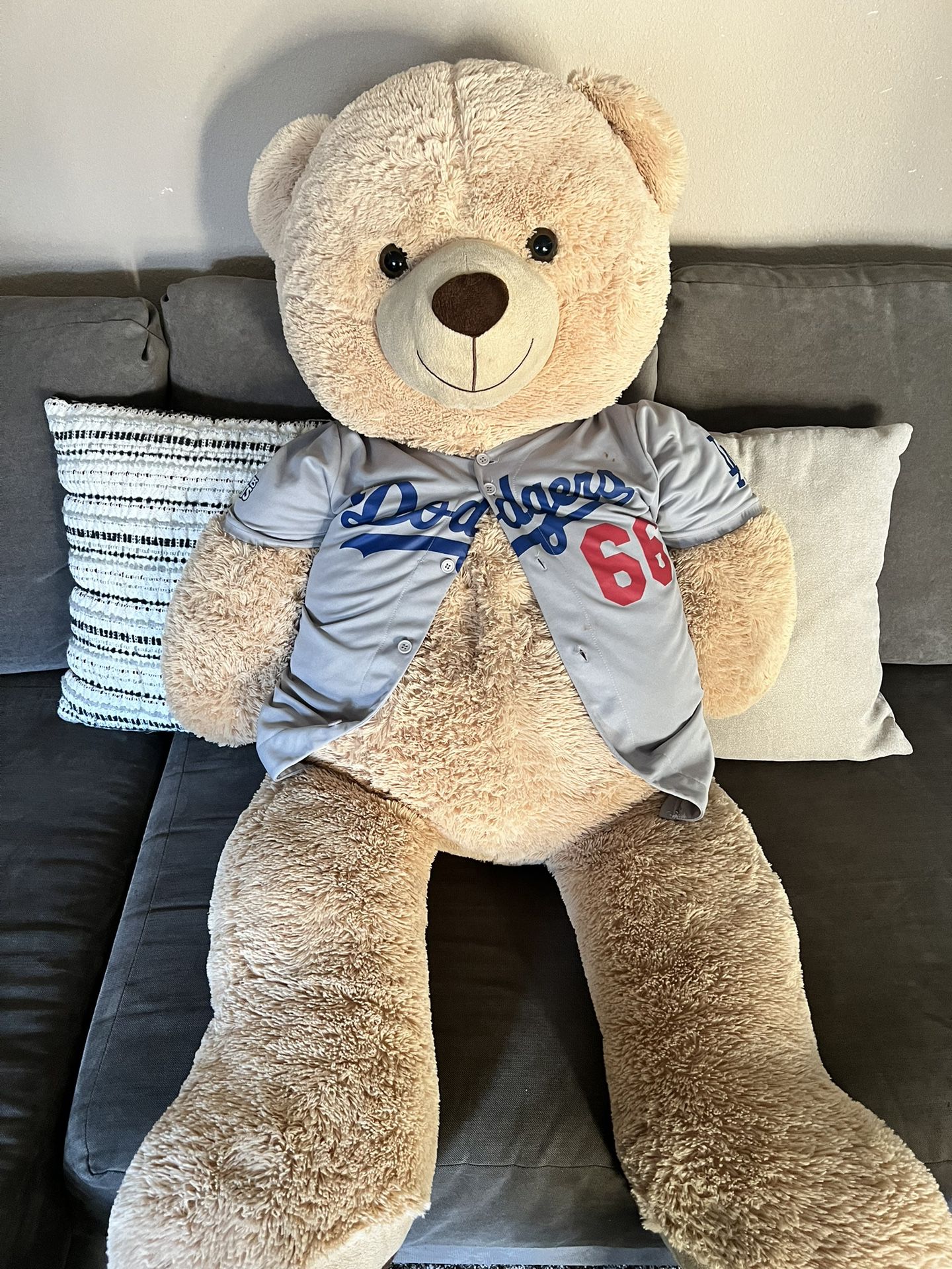 Giant Stuffed Bear With Dodger Puig Giveaway Jersey 