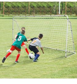 Portable soccer goal