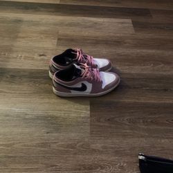 jordan 1s low size 10