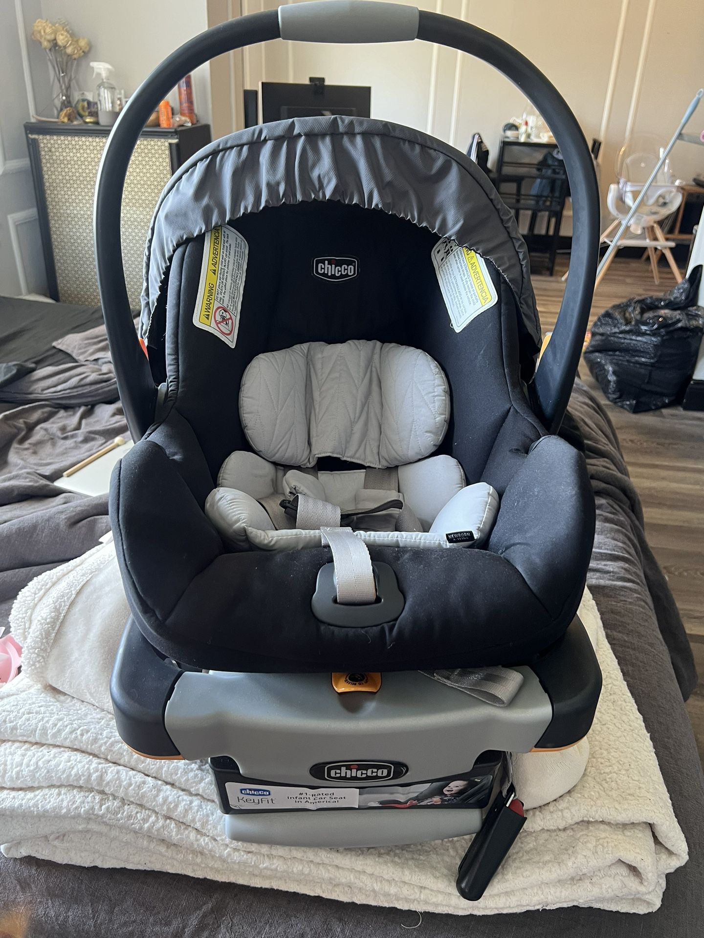 Chicco Bravo Carseat With Base