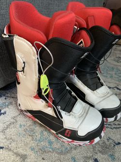 Forum Mens snowboard boots size 10.5
