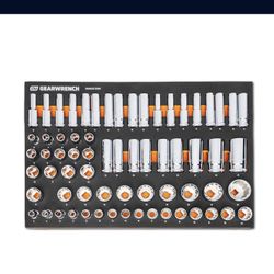 GEARWRENCH 67 PIECE METRIC STANDARD & DEEP SOCKET SET IN FOAM STORAGE TRAY