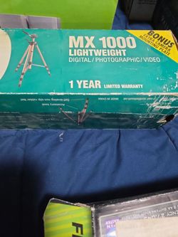 TRIPOD FOR CAMERAS