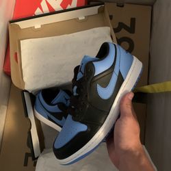 Jordan 1 Low Black University Blue Size 7m/8.5W