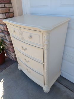 Broyhill  dresser