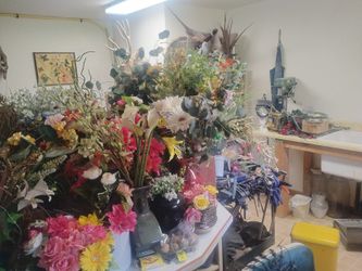 Whole Lot Of artificial & Silk Flowers & Arrangements