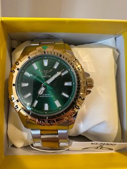 Invicta Gold Green dial specialty watch 42mm