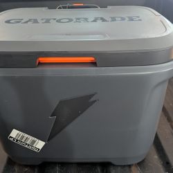 Gatorade Cooler 50 Qt With Rolling Wheels 