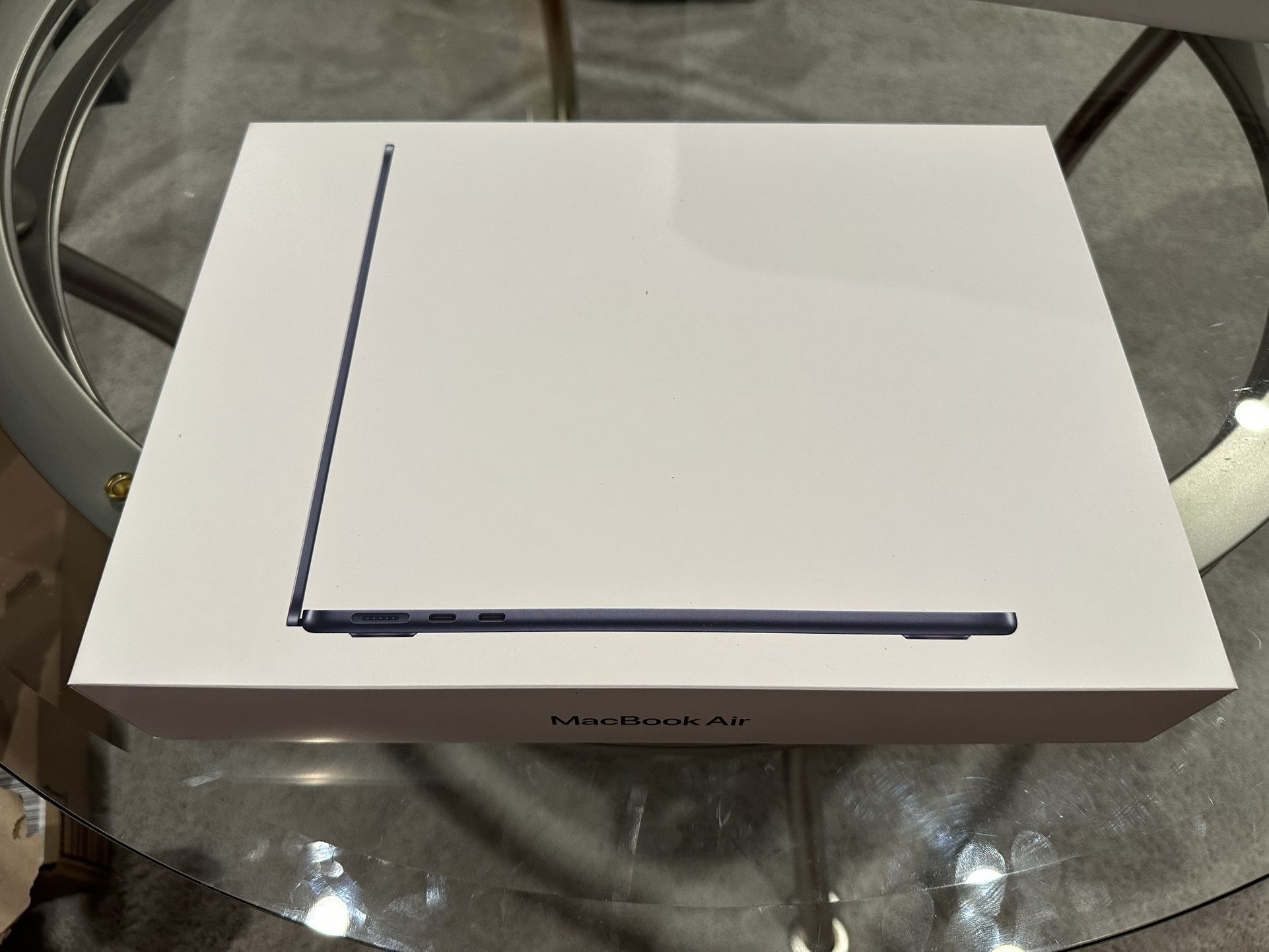 New Apple MacBook Air M4 13” 256GB 16GB RAM Midnight