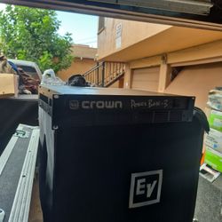 Crown Power Base 3 700 Watts