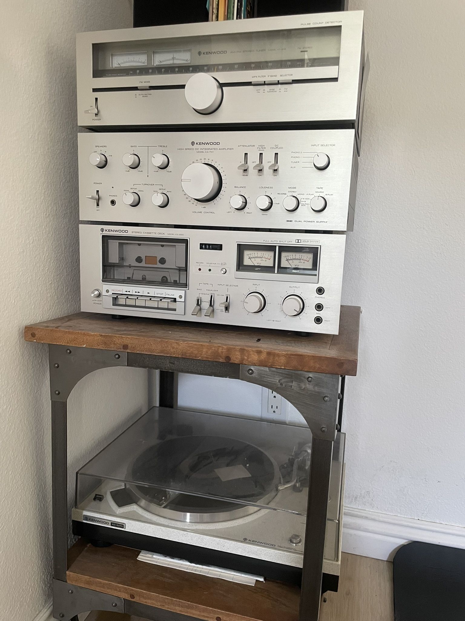 Vintage Kenwood Turntable KD-5070, Cassette KX-650, Amplifier KA-701, Tuner LT-615, Stereo System