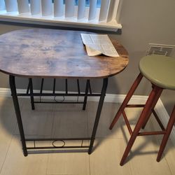 Table/ Desk 31 X 31 