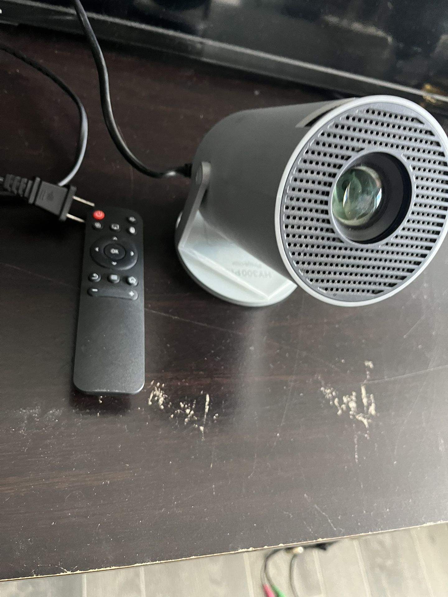 Projector With Speaker 