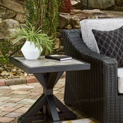 Beachcroft – Mesa auxiliar cuadrada 