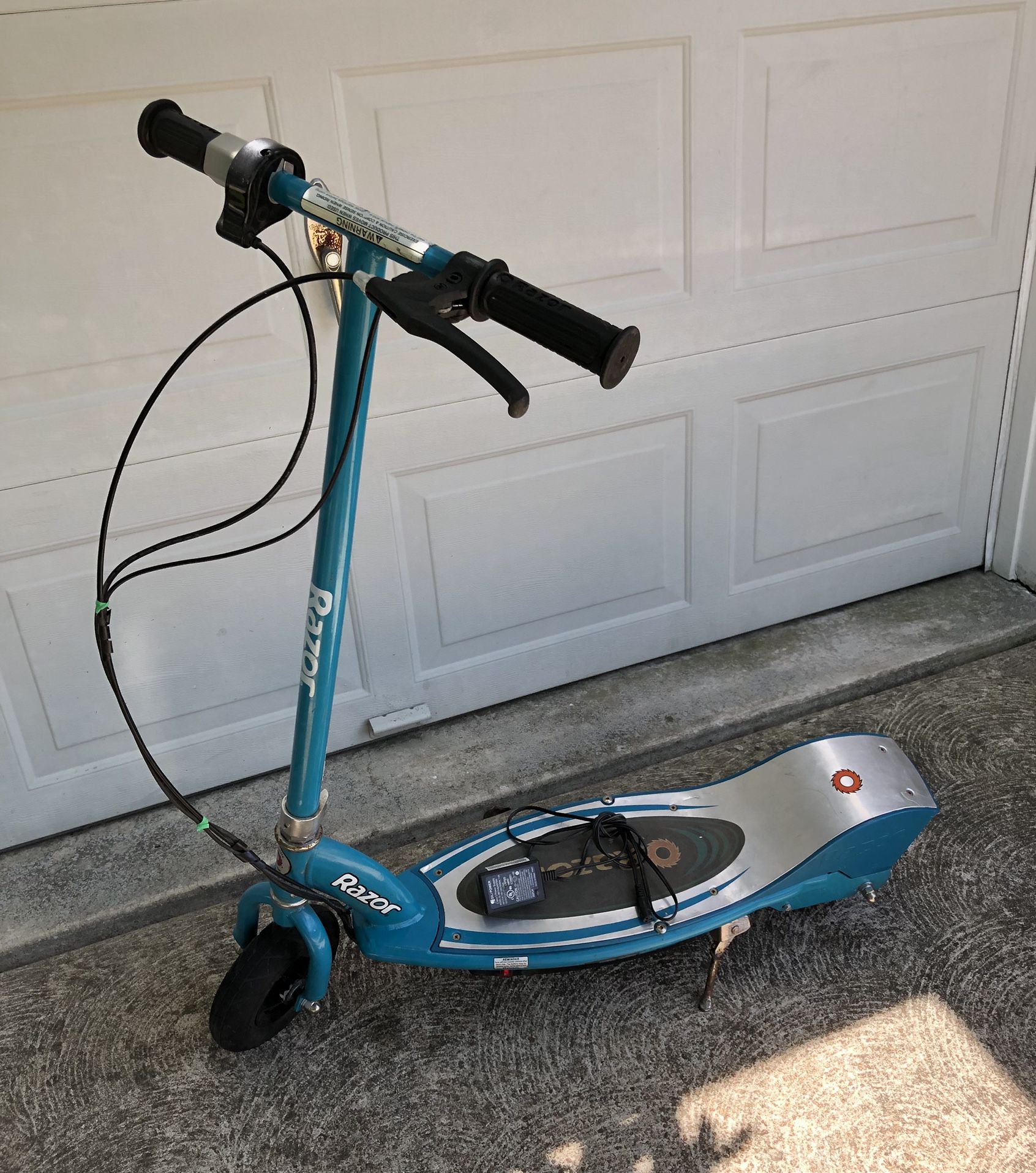 Canberra Soar vært Teal Razor E200 Electric Scooter-NEW Batteries-$30 EXTRA for Seat for Sale  in St. Louis, MO - OfferUp