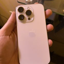 Unlocked iPhone 14 Pro 256GB White