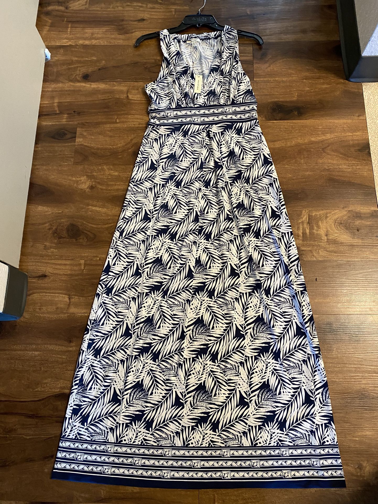 Brand new woman’s Max Studio brand white and navy blue colored palm print maxi dress up for sale