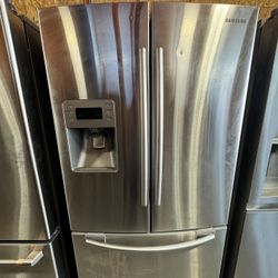 SAMSUNG REFRIGERATOR 
