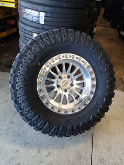 17x9 5x127 LOCK GRIT WITH 35 12.50 17 MT