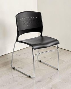 Stackable Guest Chair – Like New – $90 📦 Miami