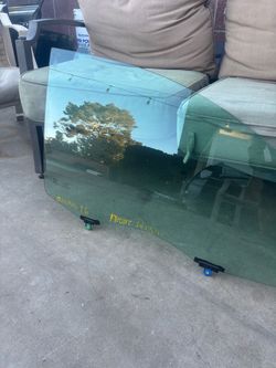 RIGHT PASSENGER SIDE FRONT DOOR GLASS 2016 TOYOTA SIENNA OEM