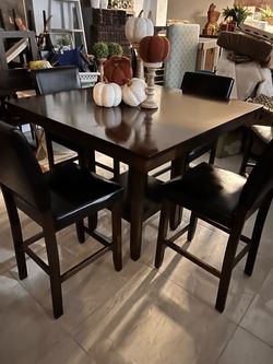 Counter Height Dining Table Set with 4 Chairs