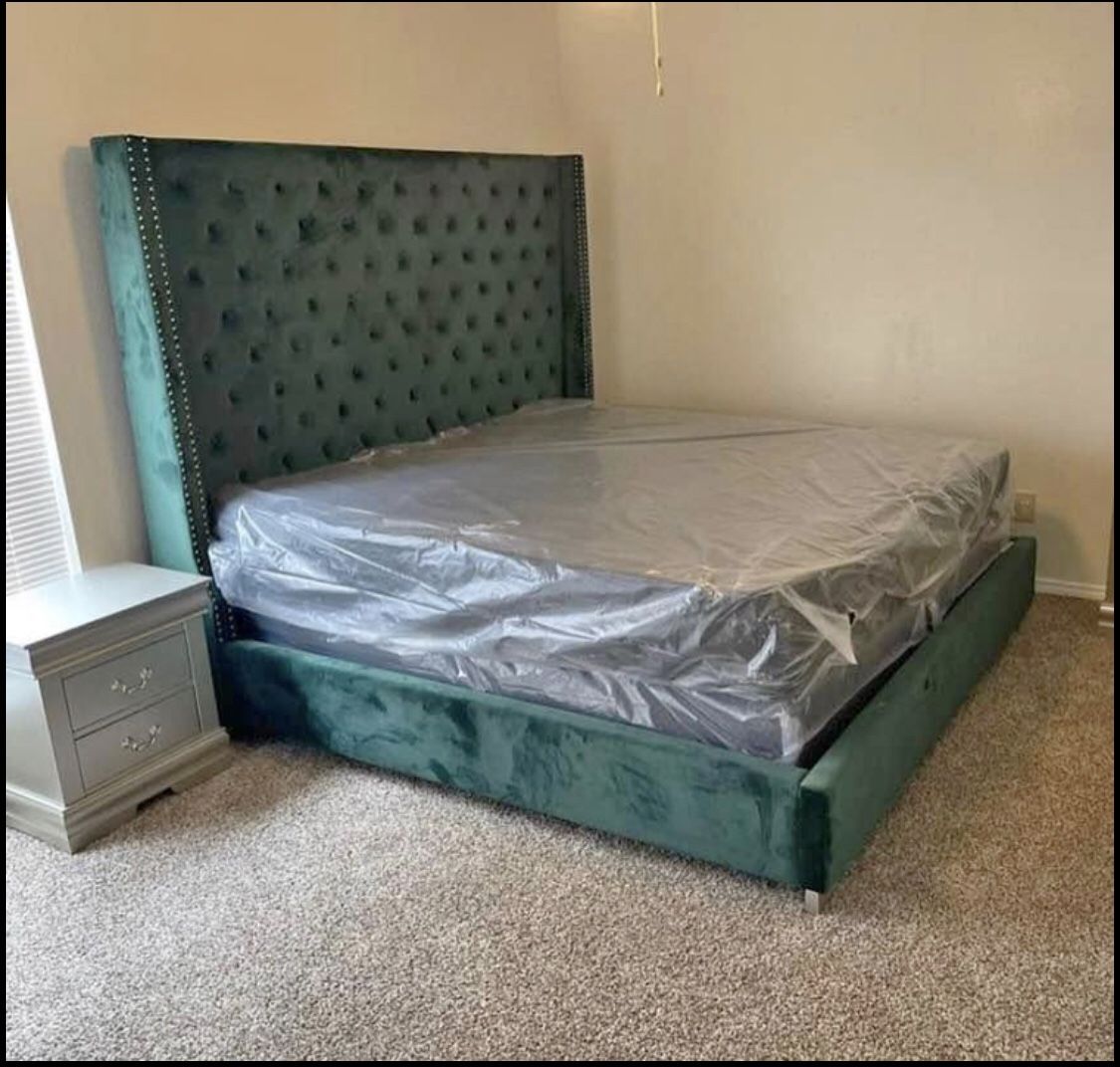 King Green Velvet Bed Frame 6ft Headboard With Diamonds Brand New